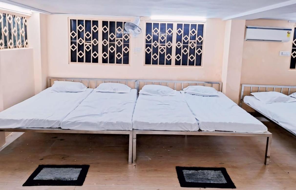 Hostel Banaras *